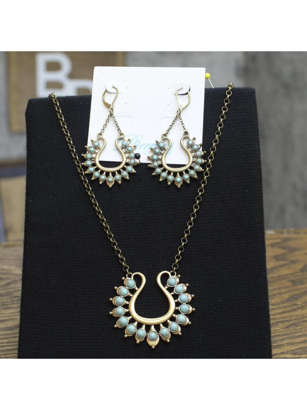 NWT Premier Designs Necklace and Dangle Earrings Set Gold / Blue 35" + 4"